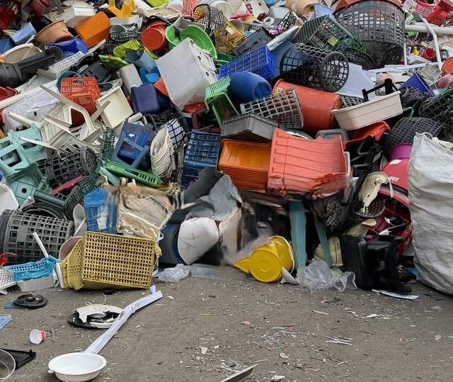 廢塑膠容器 生活塑膠 PVC軟水管買賣